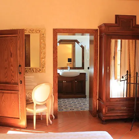 Farm stay Il Colombaio Winery &